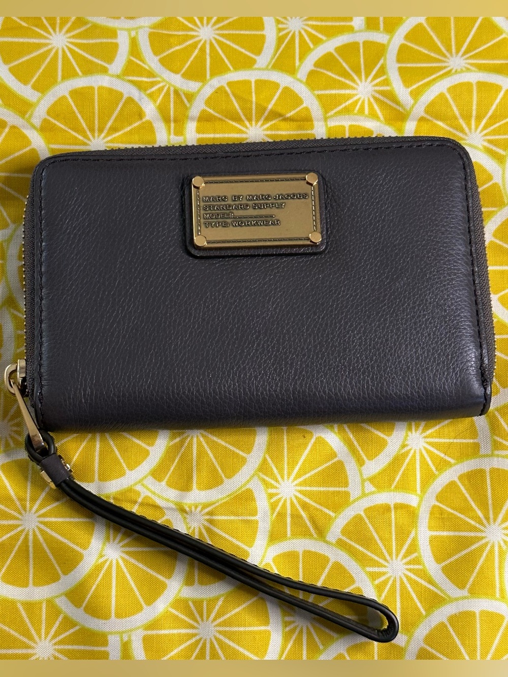 Marc by Marc Jacobs gray wristlet